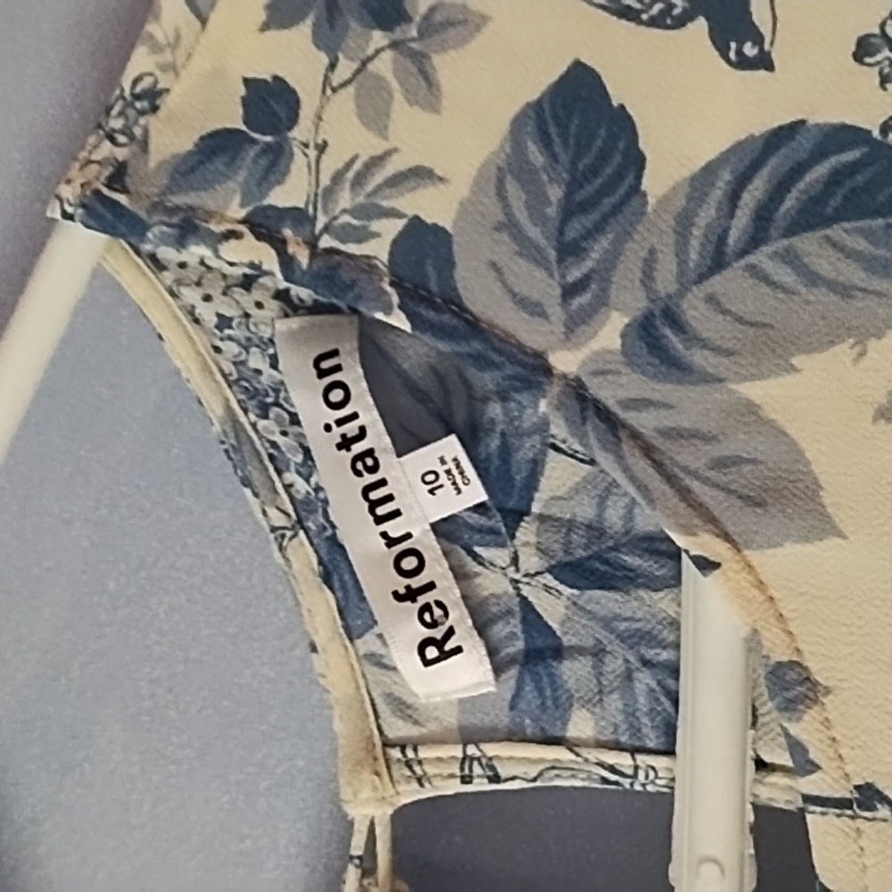 REFORMATION Carolena Dress Pompadour Print 10 - Picture 8 of 10
